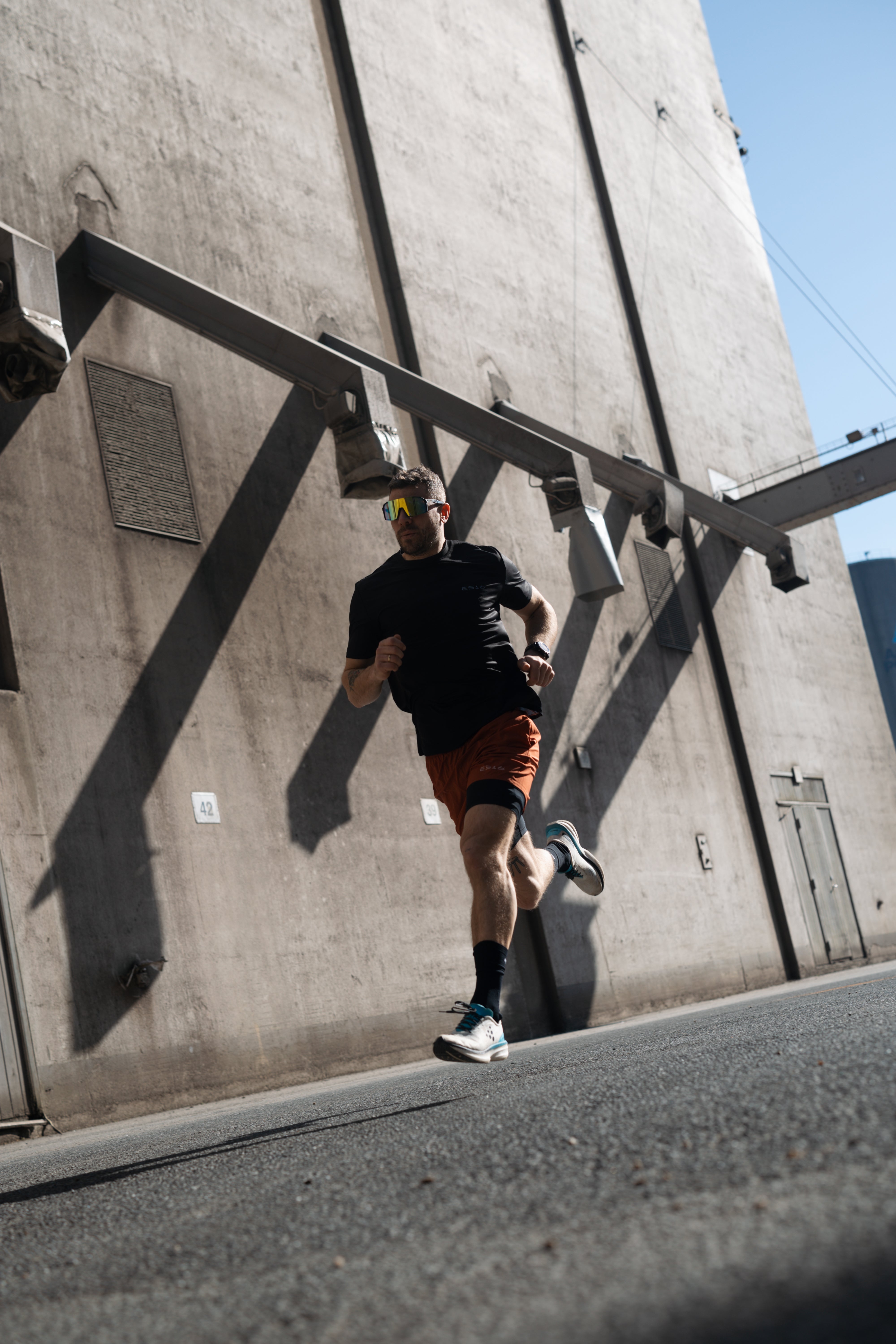 Køb løbetøj i Aarhus hos ES16 – Århus’ største specialbutik for sportstøj