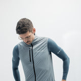 ES16 Supreme Vindvest Grey